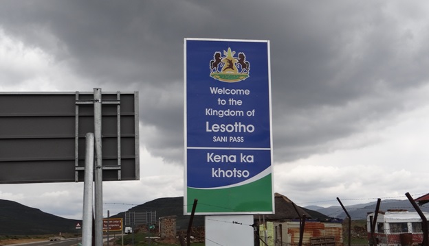 Drakensberg tour; Lesotho boarder post